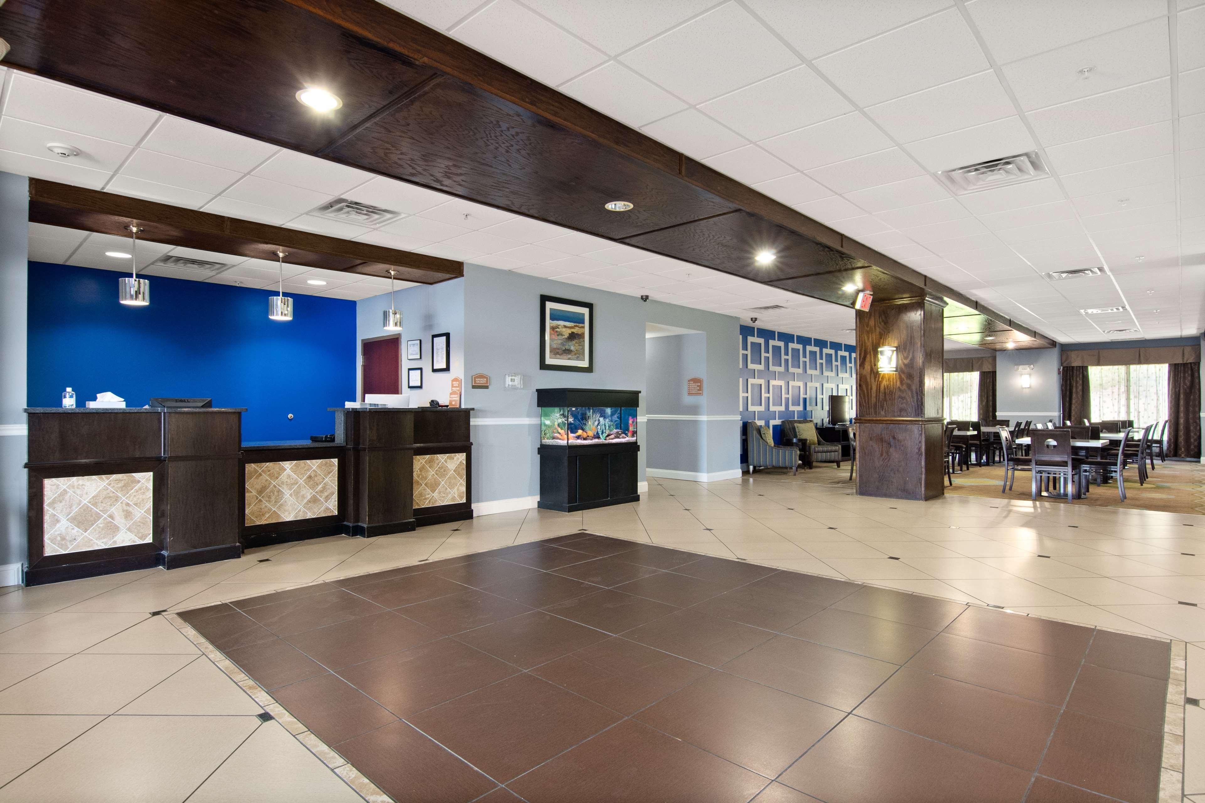 Surestay Plus Hotel By Best Western Portland Route 52 West 외부 사진